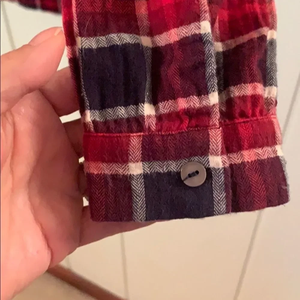 Velvet‎ black & red plaid flannel blouse